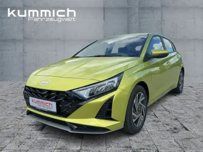 Gebraucht Hyundai i20 Trend 90 PS (66 kW) 2026 Grün Kleinwagen