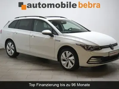 Gebraucht VW Golf VIII Style 150 PS (110 kW) 2024 Weiß Kombi