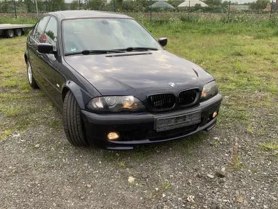 Używany BMW 325 192 KM (141 kW) 2002 Niebieski Sedan/Limuzyna
