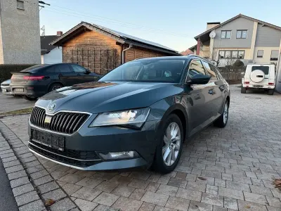 Gebraucht Skoda Superb Premium Edition 190 PS (139 kW) 2019 Grau Kombi