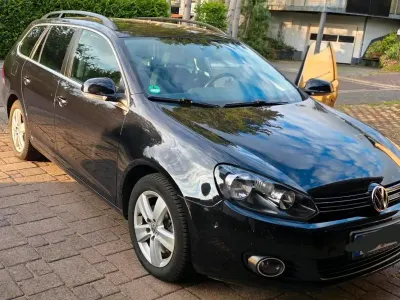 Gebraucht VW Golf VIII 140 PS (102 kW) 2026 Schwarz Kombi