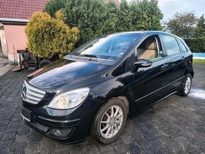 Mercedes B200