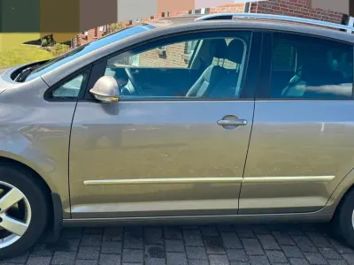 Gebraucht VW Golf Plus Cross Team 105 PS (77 kW) 2011 Braun Van / Kleinbus