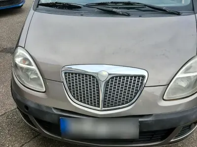 Gebraucht Lancia Musa 105 PS (77 kW) 2005 Gold Van / Kleinbus