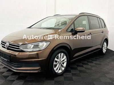 Gebraucht VW Touran Comfortline 110 PS (80 kW) 2016 Braun Van / Kleinbus