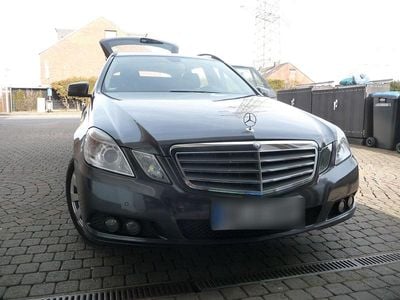 Gebraucht Mercedes E220 170 PS (125 kW) 2010 Grau Kombi