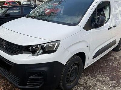Gebraucht Peugeot Partner 131 PS (96 kW) 2020 Weiß Van / Kleinbus