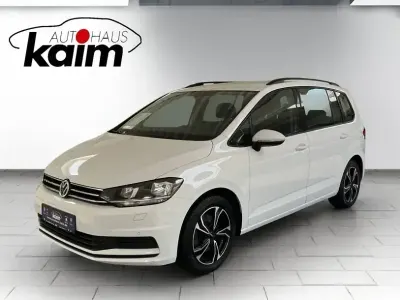 Gebraucht VW Touran Comfortline 150 PS (110 kW) 2019 Weiß Van / Kleinbus