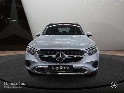 Gebraucht Mercedes GLC220 Avantgarde 197 PS (144 kW) 2024 Silber SUV