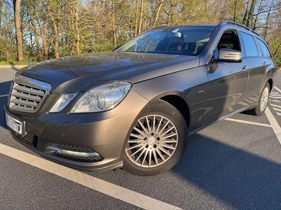 Second-hand Mercedes 220 170 CP (125 kW) 2010 Maro Berlinǎ