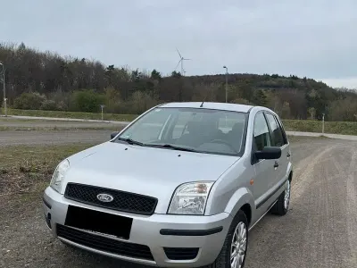 Usata Ford Fusion 101 CV (74 kW) 2003 Argento Utilitaria