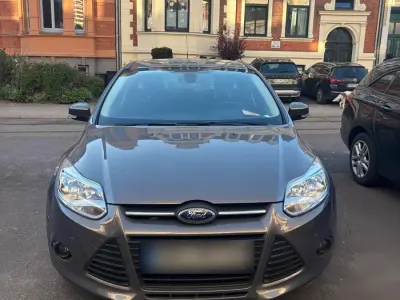 Gebraucht Ford Focus 100 PS (73 kW) 2013 Braun Kombi