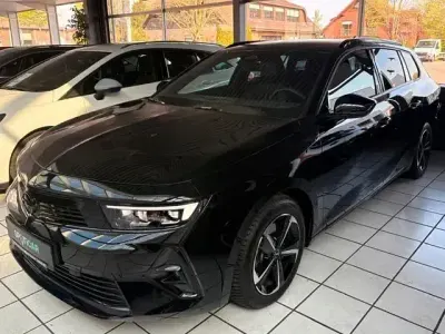 Gebraucht Opel Astra 131 PS (96 kW) 2024 Schwarz Kombi