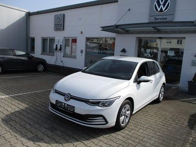 Gebraucht VW Golf VIII Life 131 PS (96 kW) 2022 Weiß Limousine