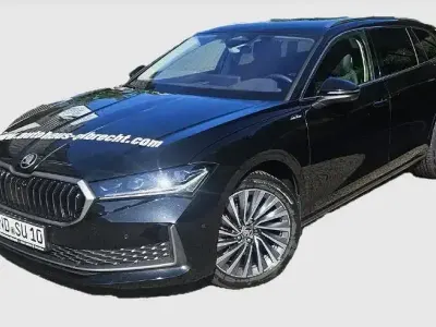 Gebraucht Skoda Superb LAURIN & KLEMENT 150 PS (110 kW) 2025 Schwarz Kombi