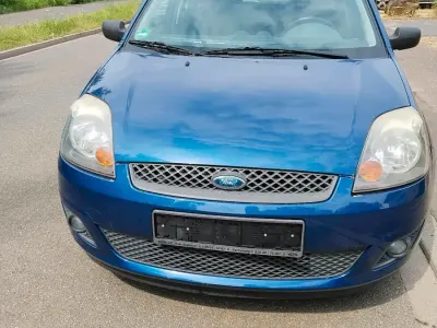Gebraucht Ford Fiesta 80 PS (58 kW) 2009 Blau Kleinwagen