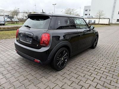 Gebraucht Mini Cooper SE Classic 135 kW (184 PS) 2022 Schwarz Kleinwagen