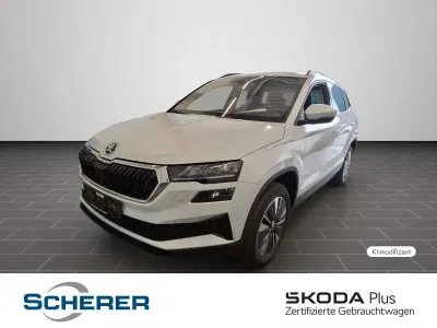 Gebraucht Skoda Karoq Tour 150 PS (110 kW) 2022 Moonweiß perleffekt SUV