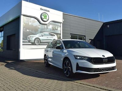 Neu Skoda Octavia SportLine 204 PS (150 kW) 2025 Moonweiss metallic Kombi