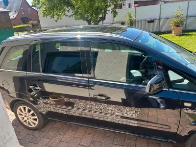 Gebraucht Opel Zafira 140 PS (102 kW) 2010 Schwarz Van / Kleinbus