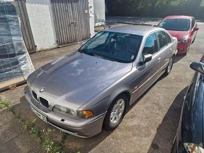 BMW 525