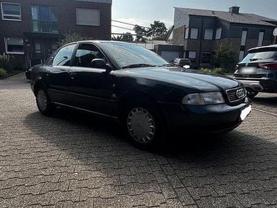 Second-hand Audi A4 125 CP (91 kW) 1994 Verde Berlinǎ