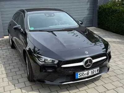 Gebraucht Mercedes CLA200 Shooting Brake 150 PS (110 kW) 2020 Schwarz Kombi