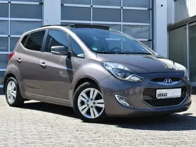 Gebraucht Hyundai ix20 Trend 125 PS (91 kW) 2012 Braun Kleinwagen