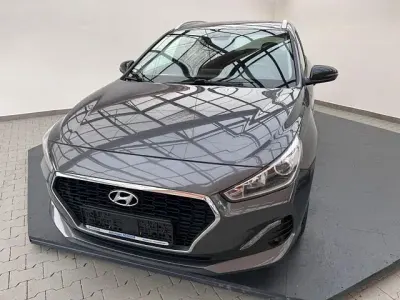 Gebraucht Hyundai i30 YES! 120 PS (88 kW) 2019 Grau Kombi