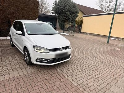 Weiß Gebraucht 2015 VW Golf VII Basis Kleinwagen | 7.200 €