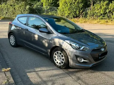 Gebraucht Hyundai Coupé 99 PS (72 kW) 2013 Grau Coupé