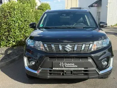 Gebraucht Suzuki Vitara Comfort+ 140 PS (102 kW) 2020 Schwarz SUV