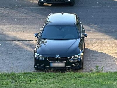 Gebraucht BMW 320 163 PS (119 kW) 2018 Schwarz Kombi