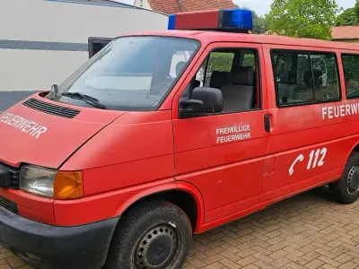 Gebraucht VW T4 102 PS (75 kW) 2001 Rot Van