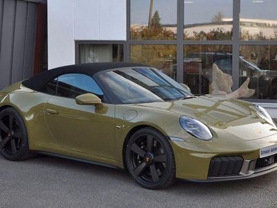 Neu Porsche 911 541 PS (397 kW) 2025 Grün Cabrio