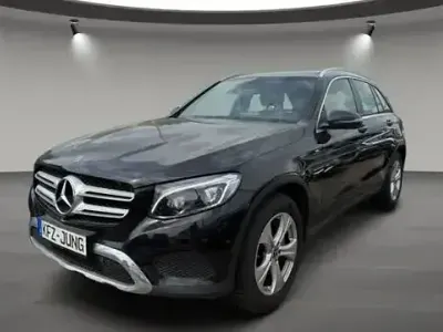 Używany Mercedes GLC250 AMG 204 KM (150 kW) 2017 Czarny Sedan/Limuzyna