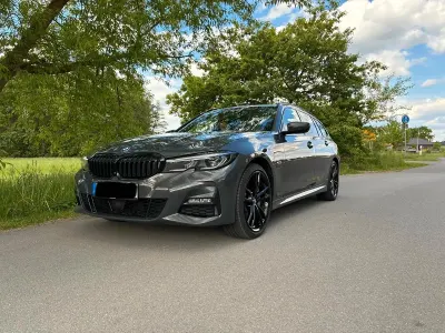 Gebraucht BMW 330e 292 PS (214 kW) 2022 Grau Kombi