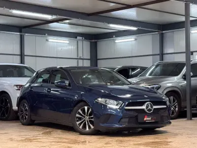 Używany Mercedes A180 Advanced 136 KM (100 kW) 2022 Niebieski Sedan/Limuzyna