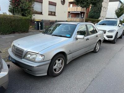 Mercedes C180