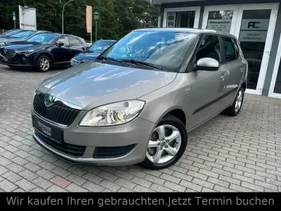 Gebraucht Skoda Fabia Family 105 PS (77 kW) 2012 Beige Limousine
