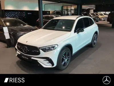 Gebraucht Mercedes GLC220 AMG 197 PS (144 kW) 2025 Unilack polarweiß SUV
