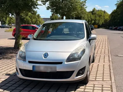 Gebraucht Renault Grand Scénic II 113 PS (83 kW) 2009 Silber Van / Kleinbus