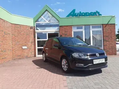 Gebraucht VW Polo LOUNGE 60 PS (44 kW) 2015 Schwarz Limousine