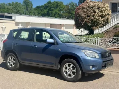 Begagnad Toyota RAV4 Sol 136 HK (100 kW) 2006 Blå SUV