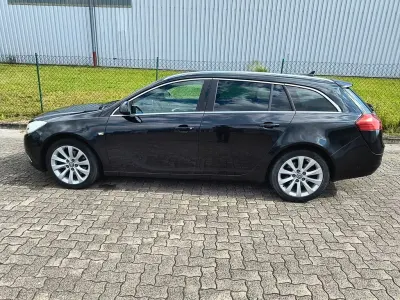 Gebraucht Opel Insignia 160 PS (117 kW) 2011 Schwarz Kombi