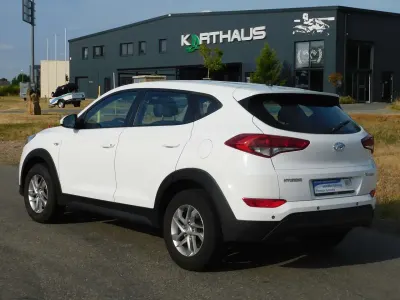 Gebraucht Hyundai Tucson 116 PS (85 kW) 2016 Polar white / sol SUV