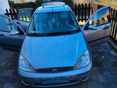 Gebraucht Ford Focus 100 PS (73 kW) 2003 Silber Kleinwagen