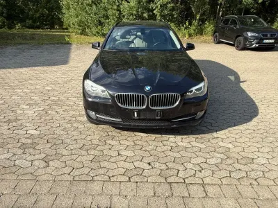 Gebraucht BMW 520 184 PS (135 kW) 2011 Schwarz Kombi