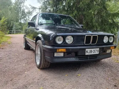 Gebraucht BMW 325 Cabriolet Sport Line 170 PS (125 kW) 1988 Schwarz Cabrio