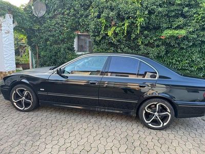 BMW 525